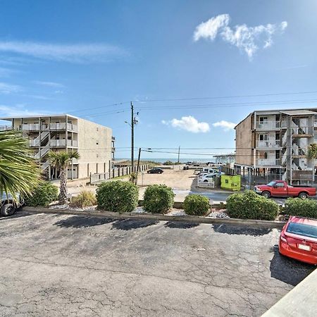 Bright Carolina Beach Condo - Walk To Shore! 外观 照片