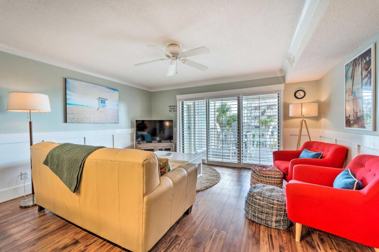 Bright Carolina Beach Condo - Walk To Shore! 外观 照片