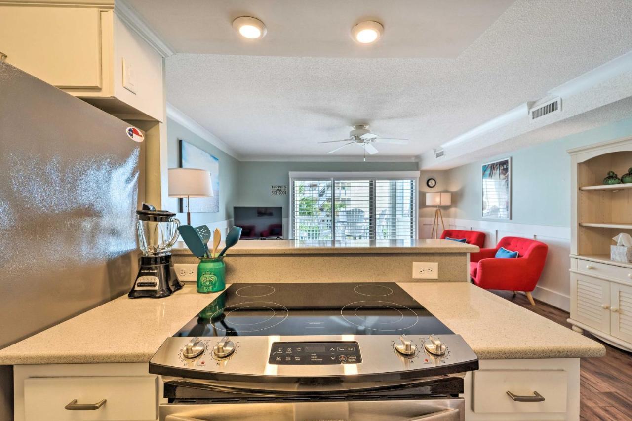 Bright Carolina Beach Condo - Walk To Shore! 外观 照片