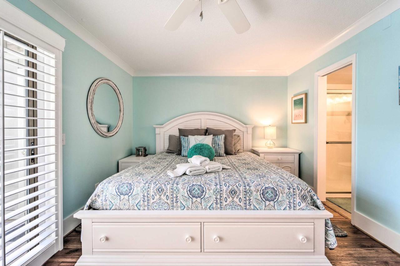 Bright Carolina Beach Condo - Walk To Shore! 外观 照片